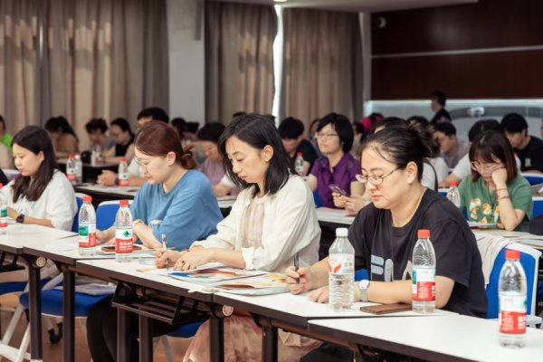让更多东说念主“养老”更“享老”,这个群体将被培养为“万能管家”